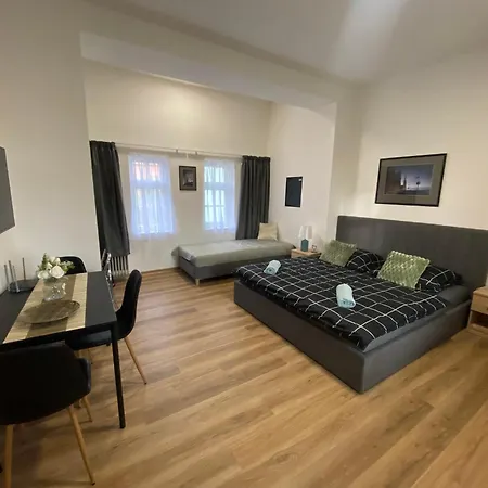 Keřová 7 * Plzeň