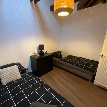 Keřová 7 *