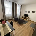 شقة Kerova 7 *