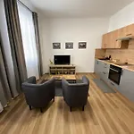 Kerova 7 شقة